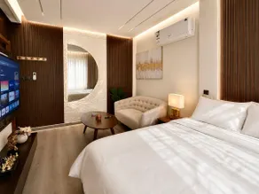 Elegant studio with a distinctive location and self check-in - Image 2