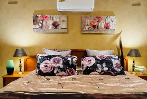 Cosy Vintage Home - Image 3