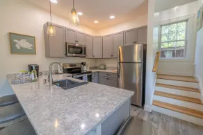New! Edgartown Guest House in a garden setting - Image 2