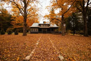 Retreat to a 9 bedroom house on 850 private acres - Image 3