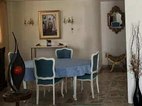 The golden room with private garden - Image 5