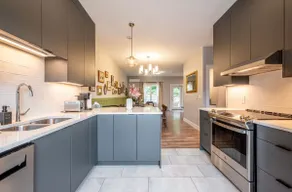 New 4-bed townhouse near downtown - Image 4