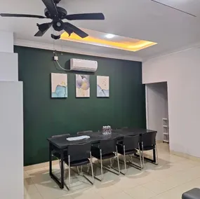 Glorya Home - Image 2