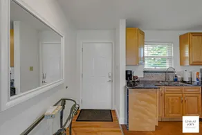 Private 4 BDRM house, 5 Miles from Downtown #3 - Image 3