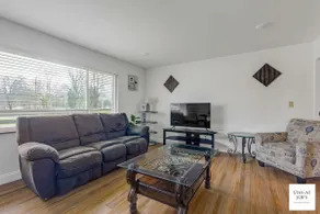 Private 4 BDRM house, 5 Miles from Downtown #3 - Image 5