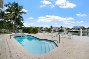 4BR 3B, Heated Pool & Spa, 60' Dock - Image 3