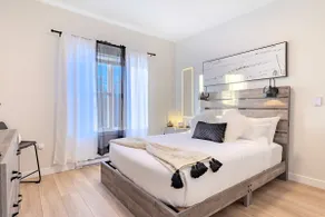 Starz At Night Luxury Suite By Halifax Airport YHZ - Image 5