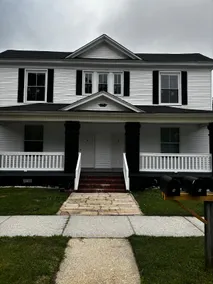 Cozy & Convenient 1 Bd 1 Bath Apt. with/ Courtyard - Image 2