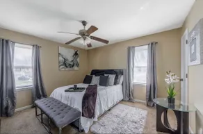 Warm, Cozy, spacious home - Image 5
