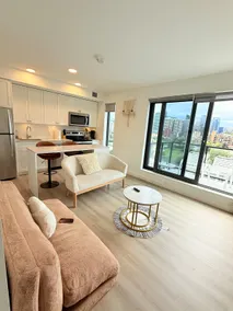 Top Floor | Downtown & River View | Parking - Image 4