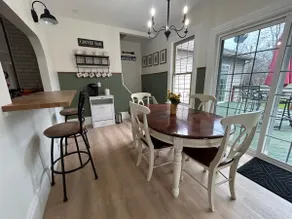 Auntie M’s : Renovated Farmhouse - Image 4