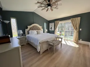 Auntie M’s : Renovated Farmhouse - Image 3