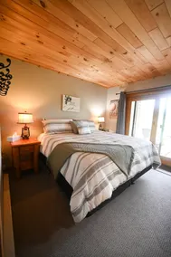 sleeps 2. renovated. Walk to slopes - Image 3