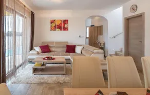 Lovely Apartment In Barbariga With Wifi - Image 4