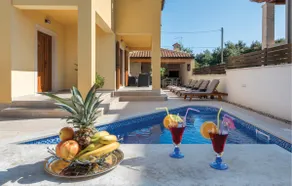 Lovely Apartment In Barbariga With Wifi - Image 2