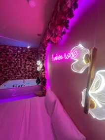 La vie en Rose! Jacuzzi! Center of Marrakech! - Image 3