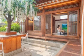 'Yeonun' Bukchon Hanok Village Cozy Hanok Stay with daylight and view - Image 2