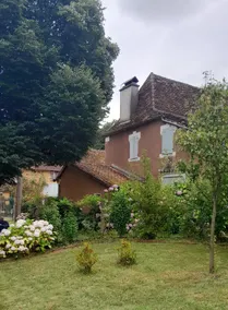 Country cottage, quiet and flowery. - Image 3