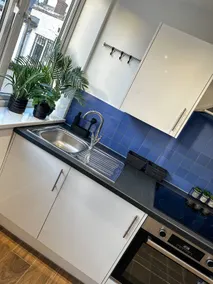 Stylish flat on High Street close to ship terminal - Image 5