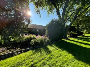 Spacious Ranch blocks away from Downtown McHenry - Image 5