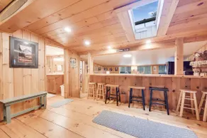 Rustic cabin less than a mile to Mt. Rainier - Image 2