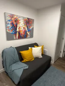 Bright, serene 1 bedroom suite in Colwood - Image 2
