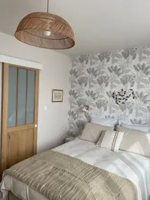Charming seaside house with enclosed garden - Image 2