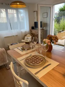 Charming seaside house with enclosed garden - Image 3