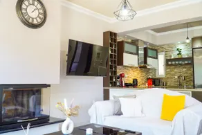 Cozy Artemis House Near Athens Airport - Image 2