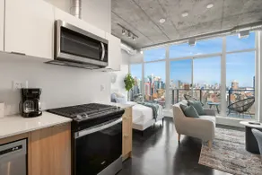 Luxury Studio | Prime Downtown - Image 2