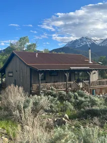 Rustic Elegant Cabin - 5 Mins to Yellowstone - Image 2