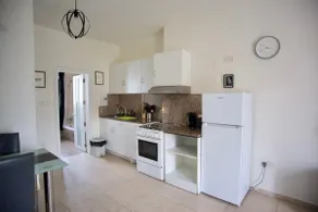 Cozy 1 bed flat in Balluta Bay - Image 3