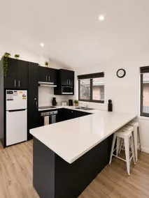 Sea Lake Holiday Cabin - Image 3