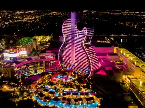 Marilyn | 5 min HardRock | 4 PPL |King Bed|Parking - Image 3