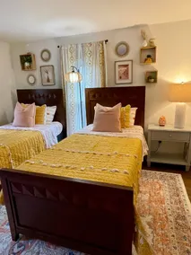 Retro Retreat in Livonia - Image 3