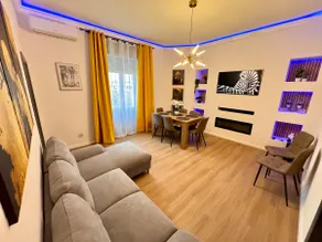 Large 4BR Apartment for 8 • Terrace • Near Beach - Image 2