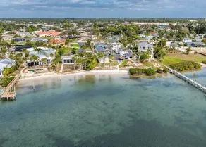The Dollhouse on Lemon Bay with Free Boat Docking - Image 3