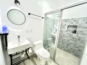 Separate suite | garage | hot water - Image 3