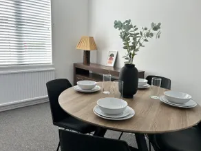 Montrose House 3 bedroom home with Parking - Image 3