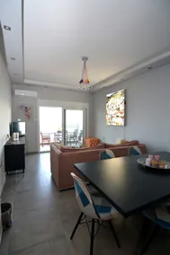 Sea View Urban Apartment - Image 2