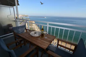 Sea View Urban Apartment - Image 3
