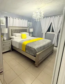 3BD/2bath Suite House Apartment - Image 2