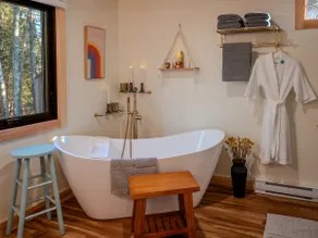 Private Wooded Retreat • Spa Bath • Near the Coast - Image 2
