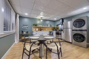 The Cardinal I 2 BR Apartment, Sleeps 4 - Image 2