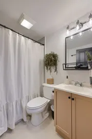 The Cardinal I 2 BR Apartment, Sleeps 4 - Image 5