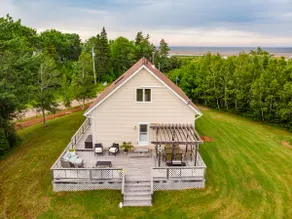 Bent Brook Beach House - Image 2