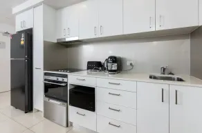 Darwin CBD Apartment - Image 3