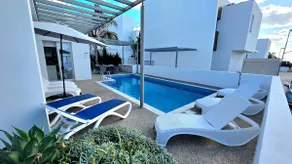 Villa Elite Blu by Ezoria Villas - Image 3