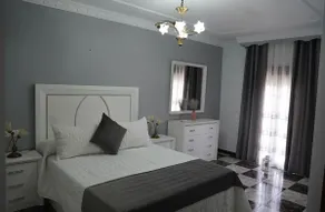 Complete villa with pool in Arcos de la Frontera - Image 3