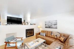 Stylish 2BR Mountainview 1st-Floor | Patio - Image 2
